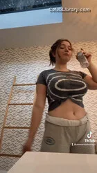 Emma Kenney photo 7 of 415
