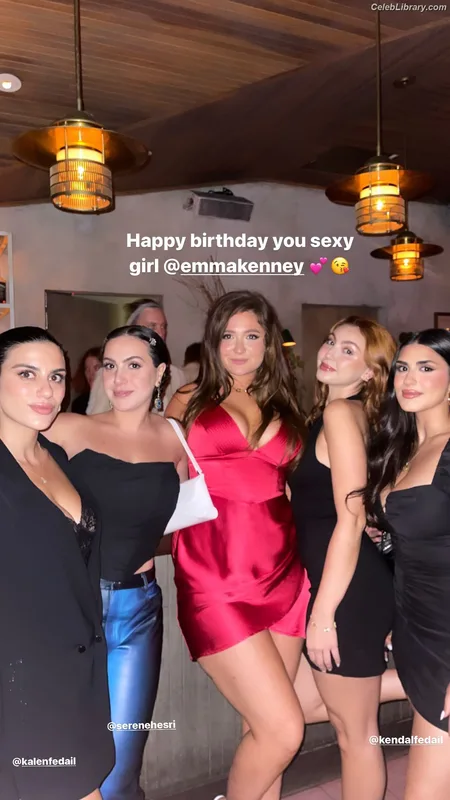 Emma Kenney photo 20 of 415