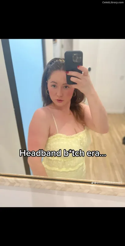 Emma Kenney photo 2 of 415