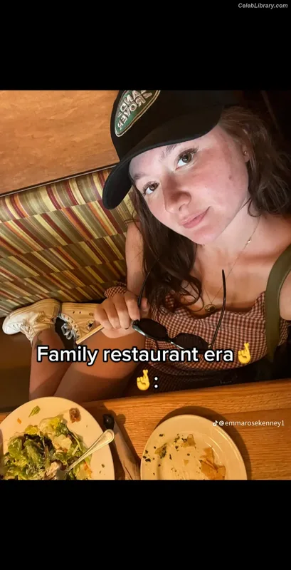 Emma Kenney photo 22 of 415