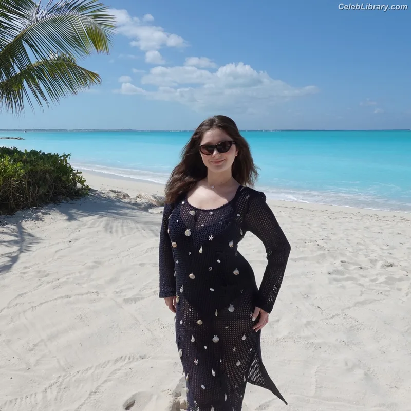 Emma Kenney photo 12 of 415