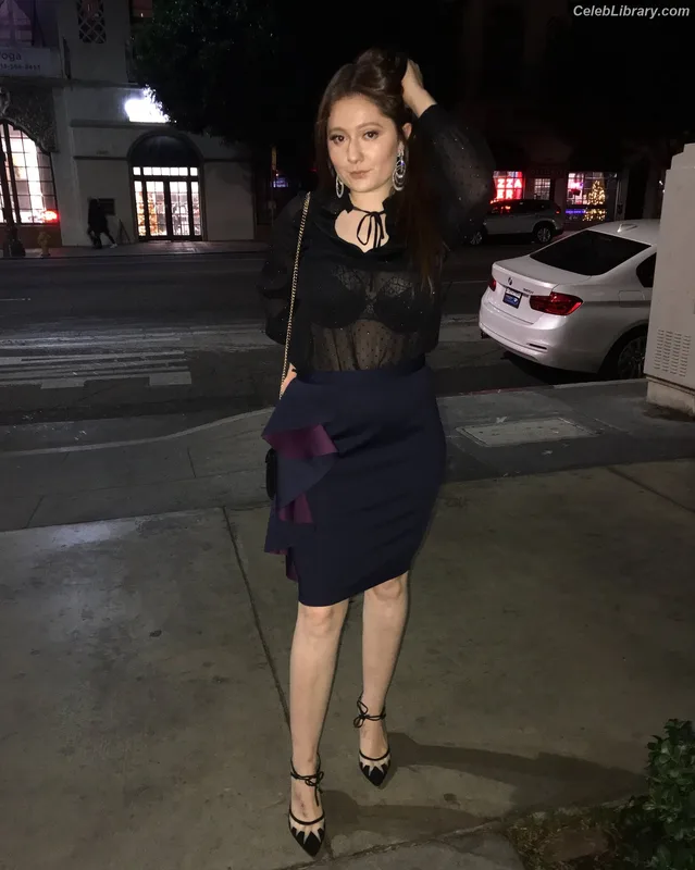 Emma Kenney photo 22 of 415