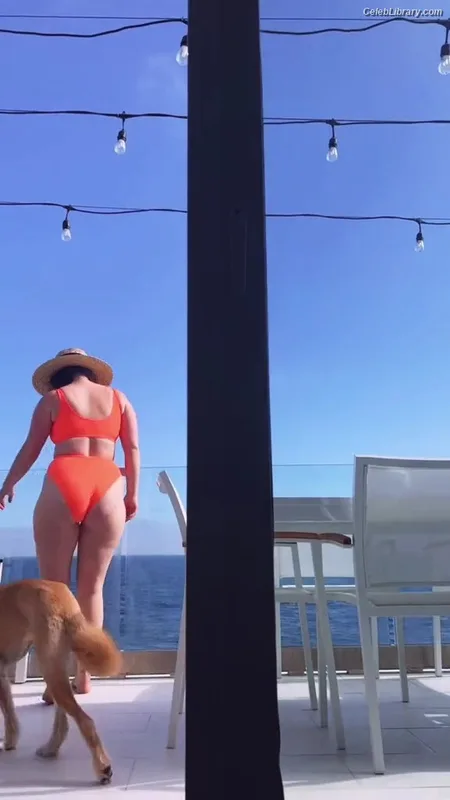 Emma Kenney photo 20 of 415