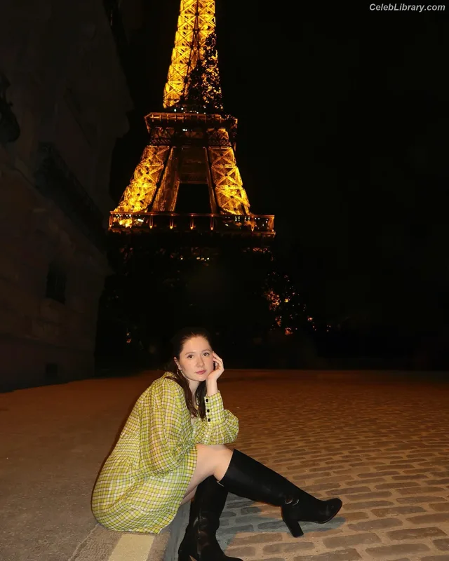 Emma Kenney photo 22 of 415