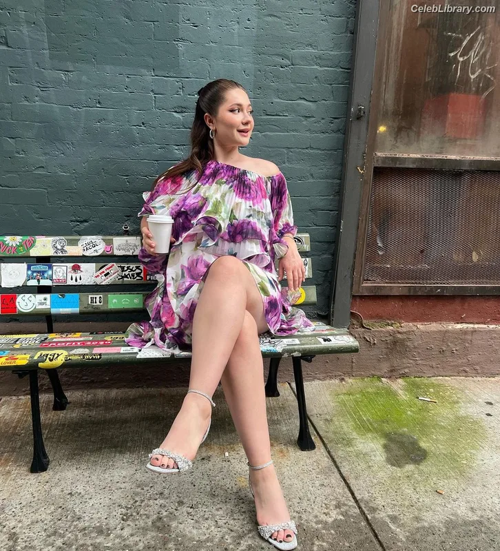 Emma Kenney photo 24 of 415