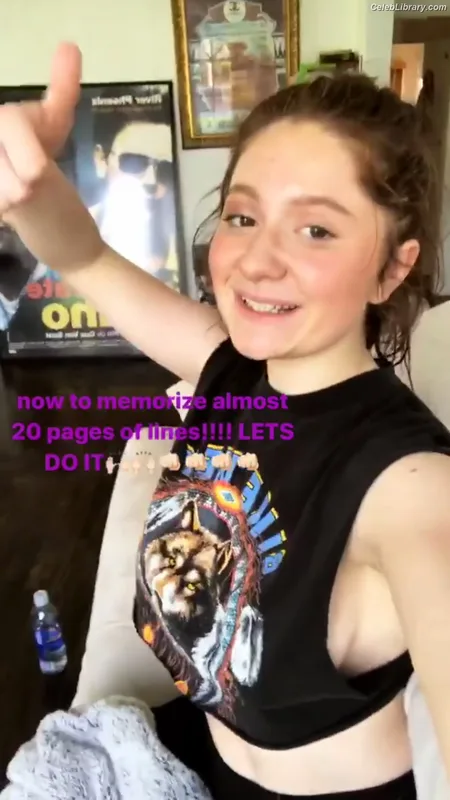 Emma Kenney photo 5 of 415