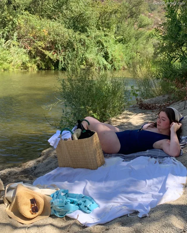 Emma Kenney photo 20 of 415