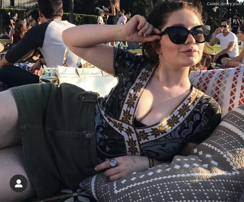 Emma Kenney photo 17 of 415