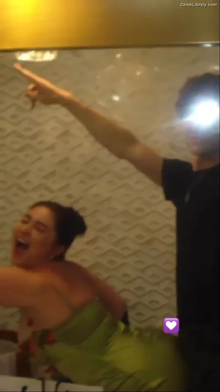 Emma Kenney photo 3 of 415