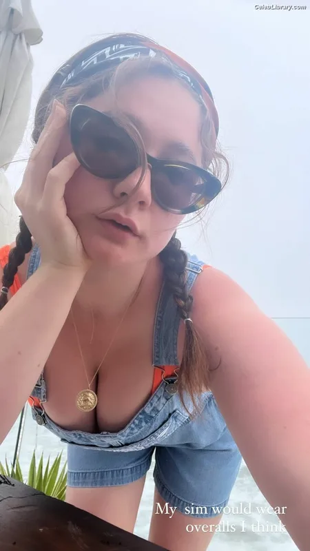 Emma Kenney photo 12 of 415