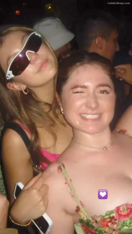 Emma Kenney photo 14 of 415