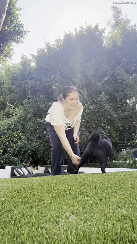 Emma Kenney photo 9 of 415