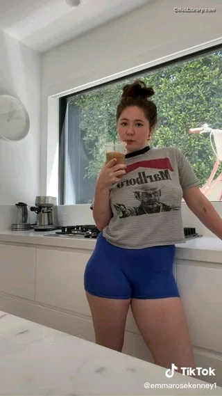 Emma Kenney photo 24 of 415