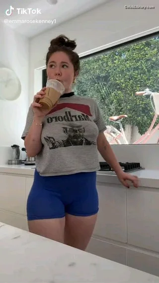 Emma Kenney photo 1 of 415