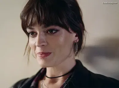 Emma Mackey