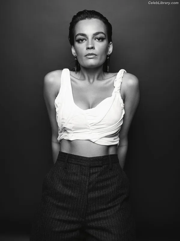 Emma Mackey photo 4 of 361