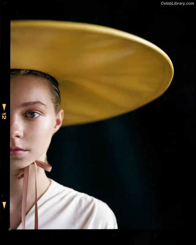 Emma Myers photo 22 of 1322