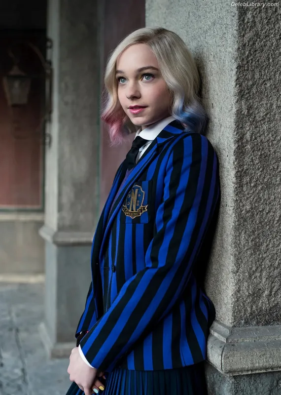 Emma Myers photo 5 of 1322