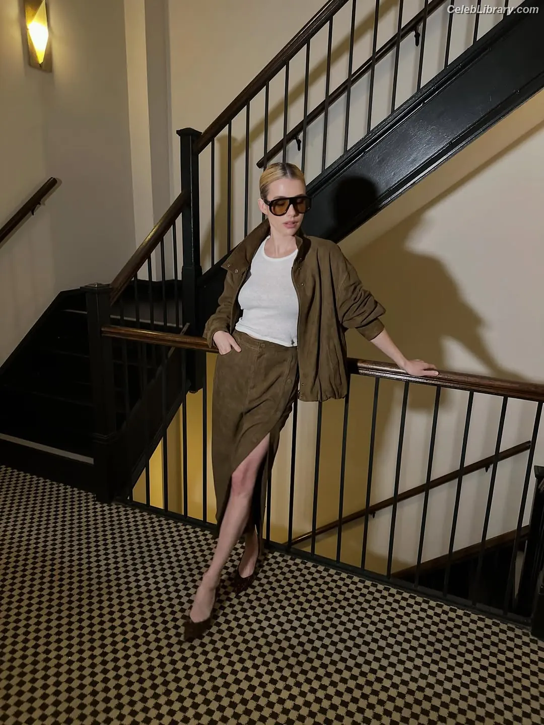 Emma Roberts photo 23 of 1782