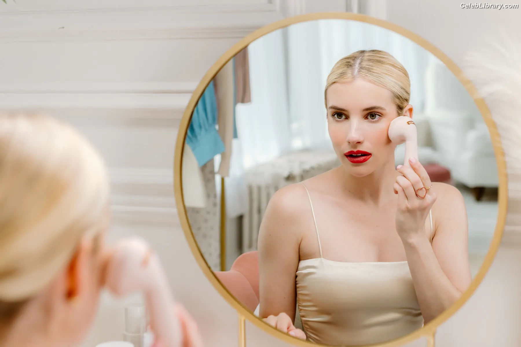 Emma Roberts photo 5 of 1782