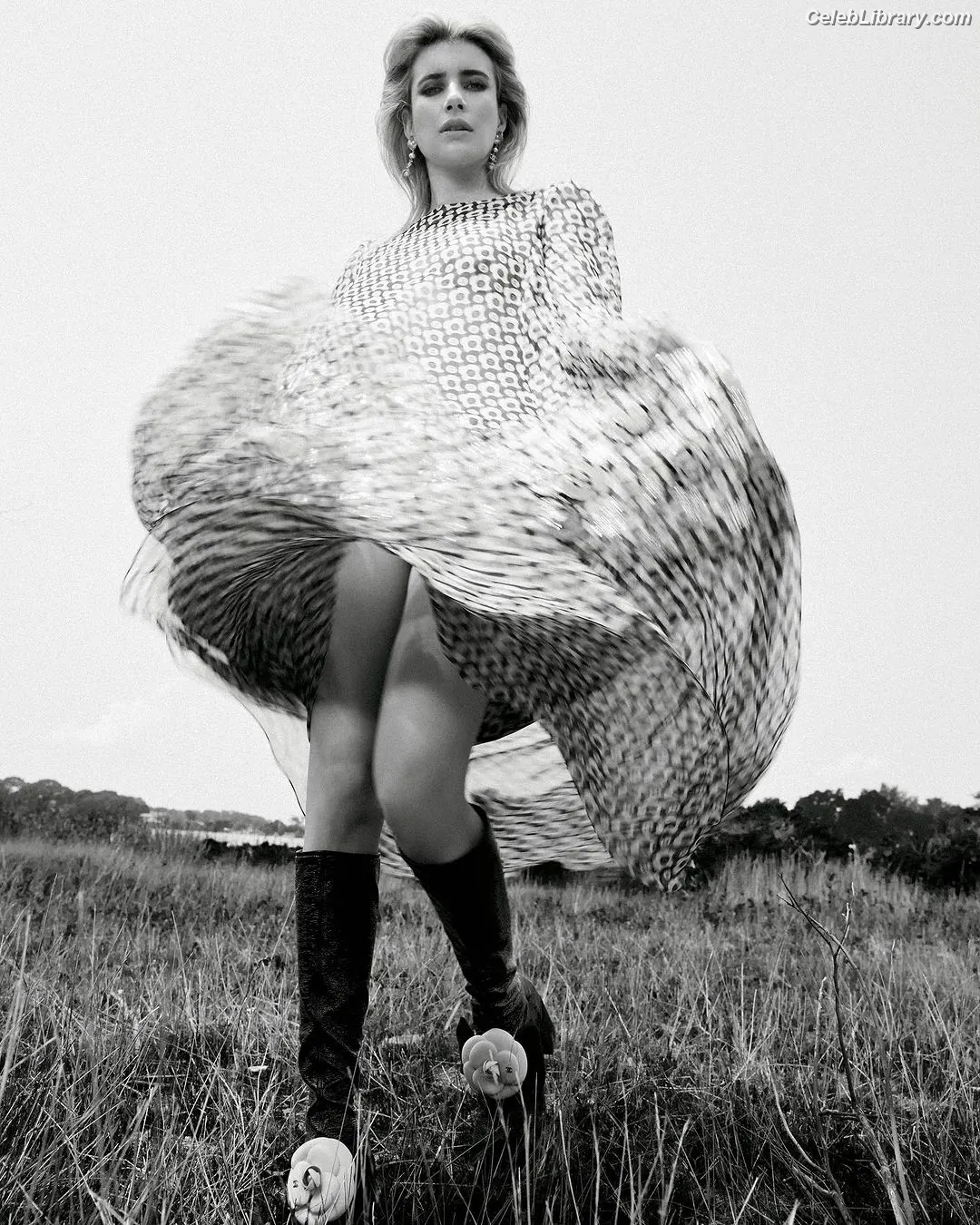 Emma Roberts photo 20 of 1782
