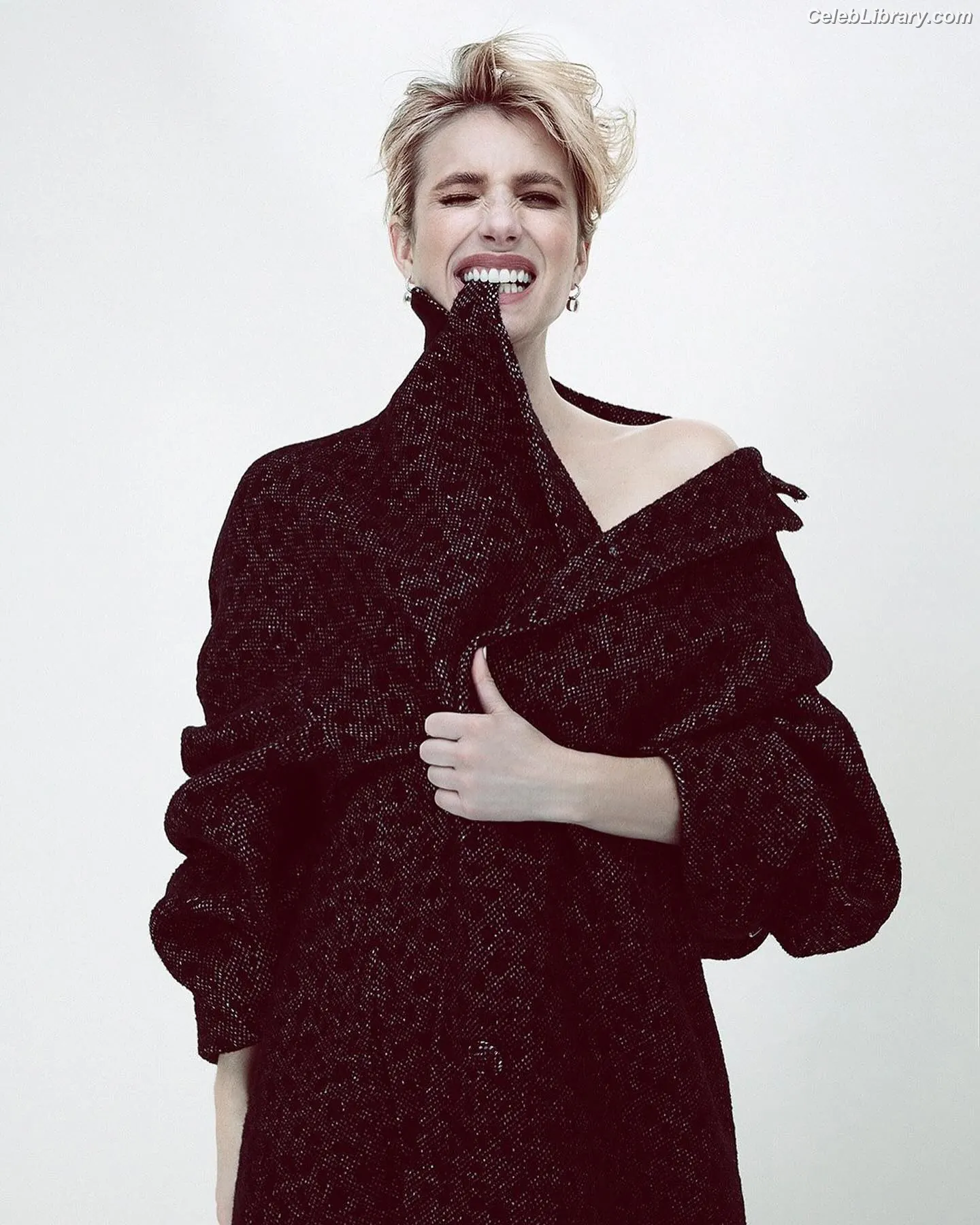 Emma Roberts photo 20 of 1782