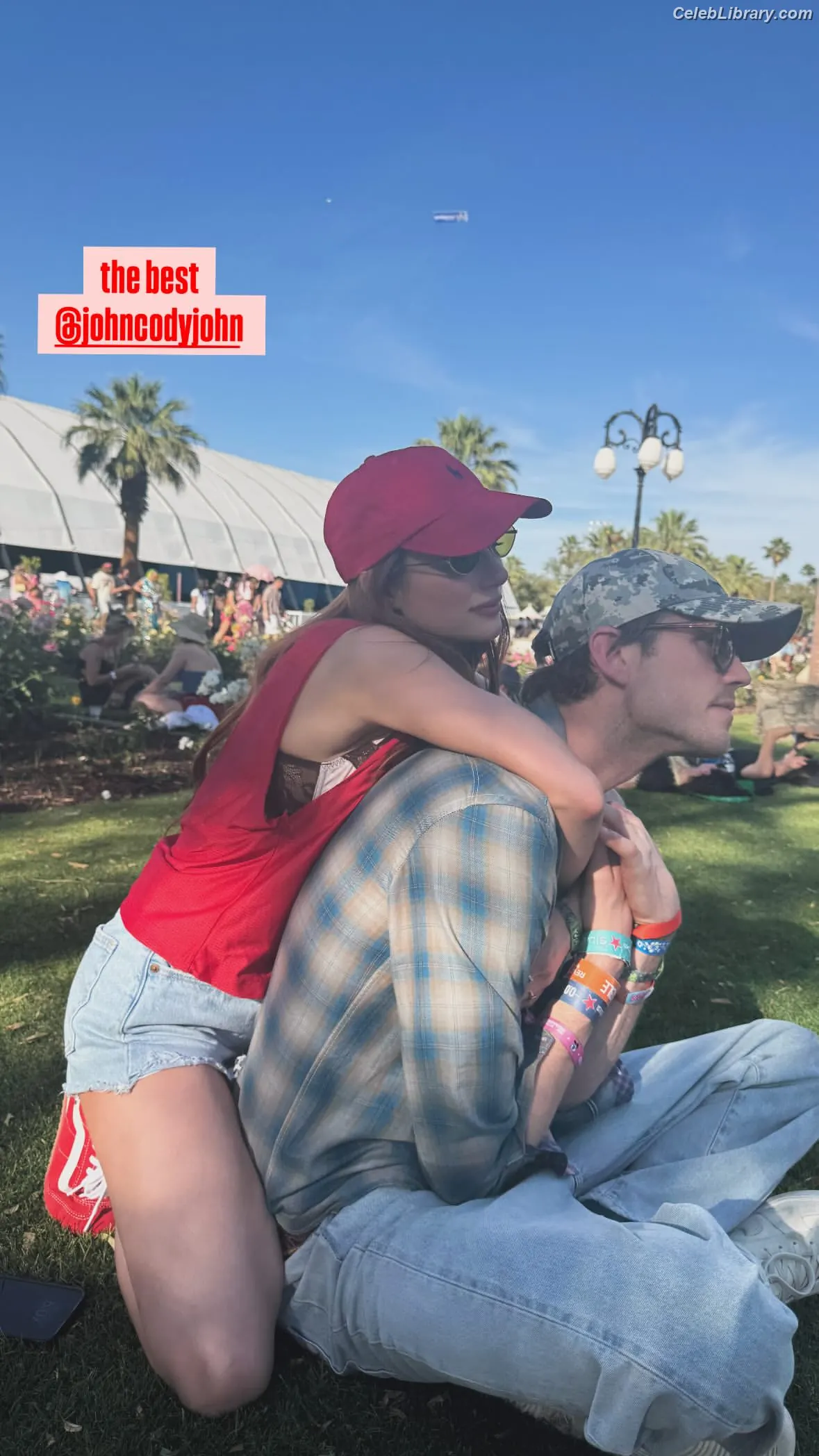 Emma Roberts photo 9 of 1782