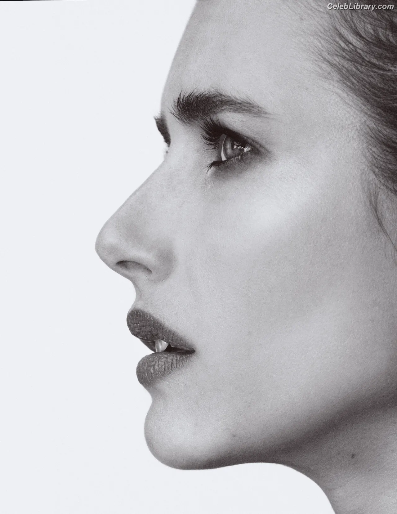 Emma Roberts photo 16 of 1782