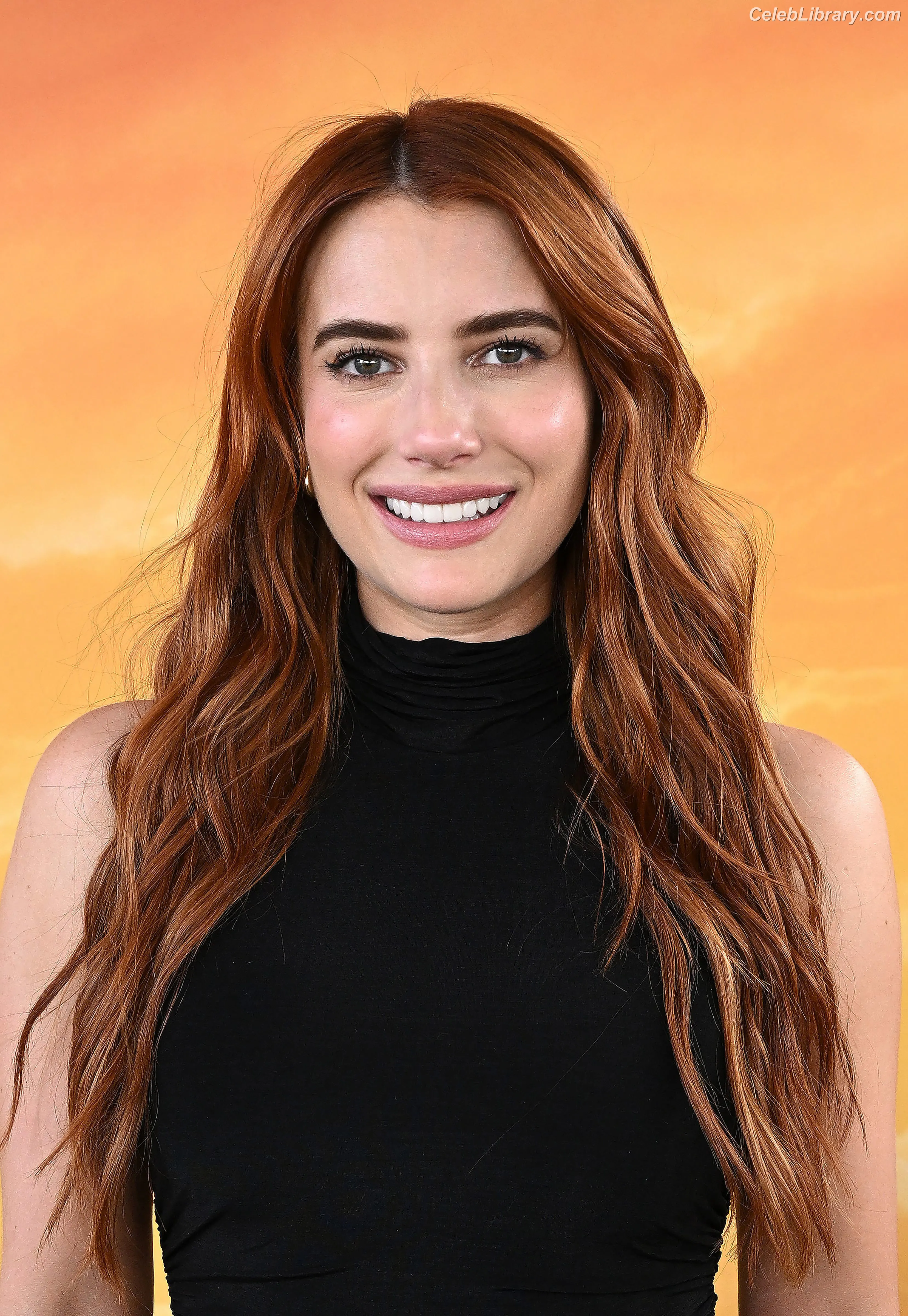 Emma Roberts photo 5 of 1782