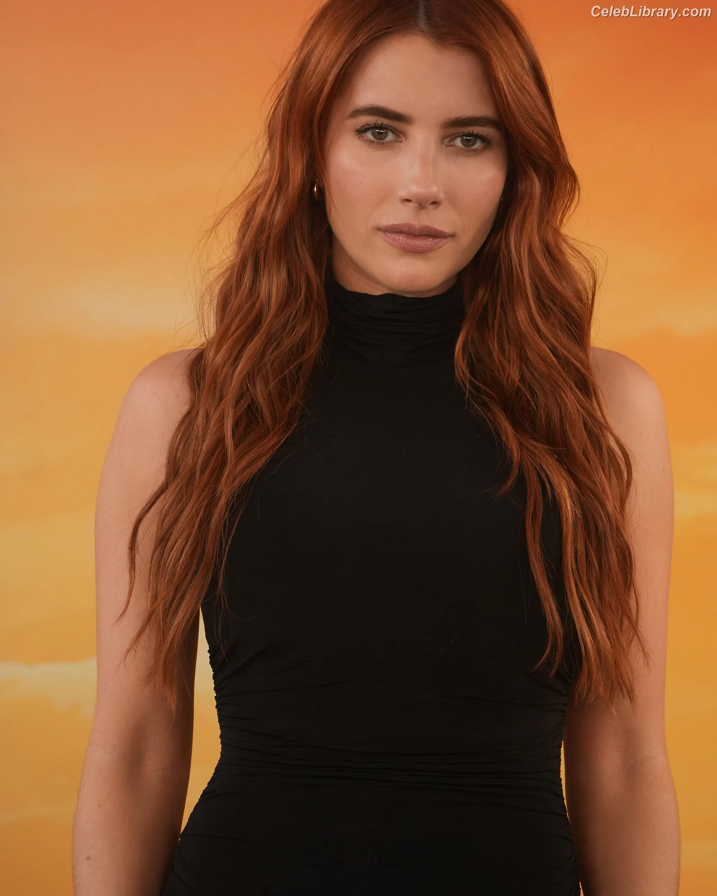 Emma Roberts photo 9 of 1782
