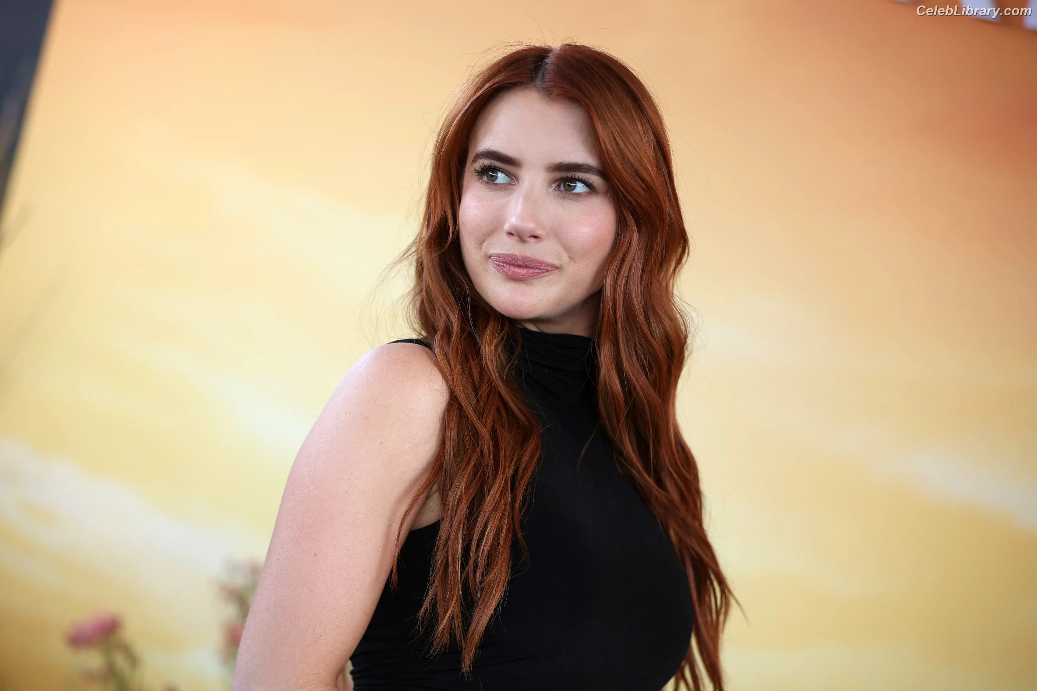 Emma Roberts photo 8 of 1782