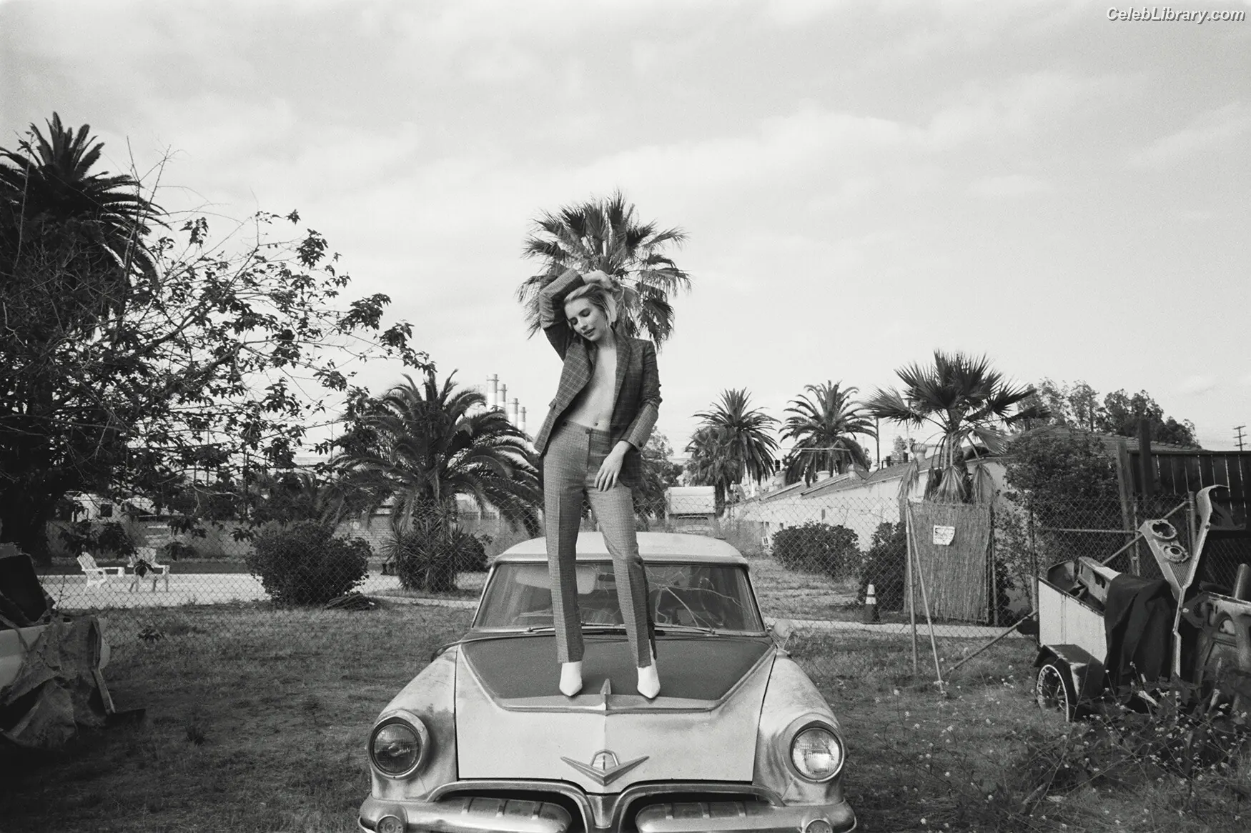 Emma Roberts photo 9 of 1782