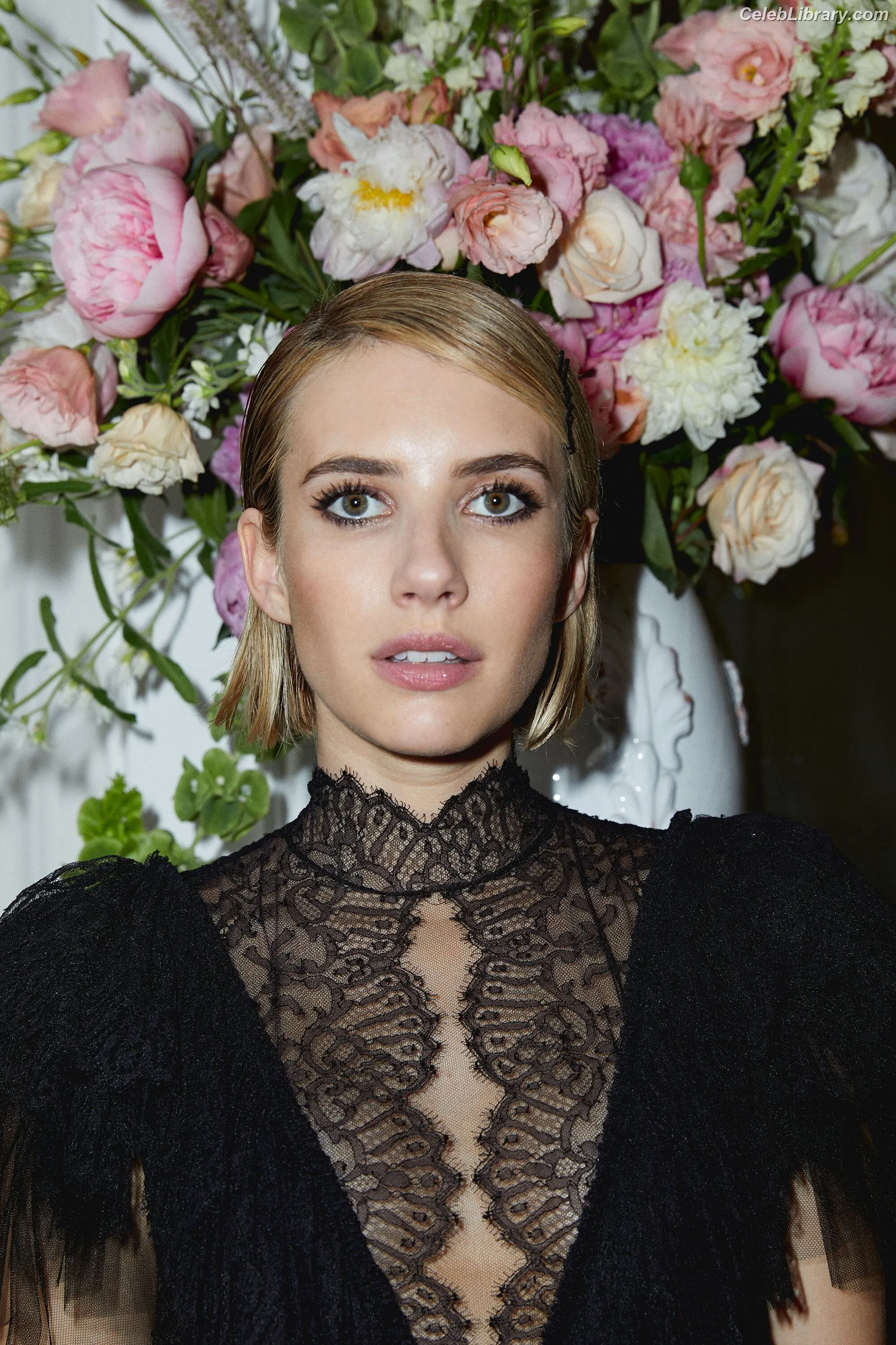 Emma Roberts photo 16 of 1782