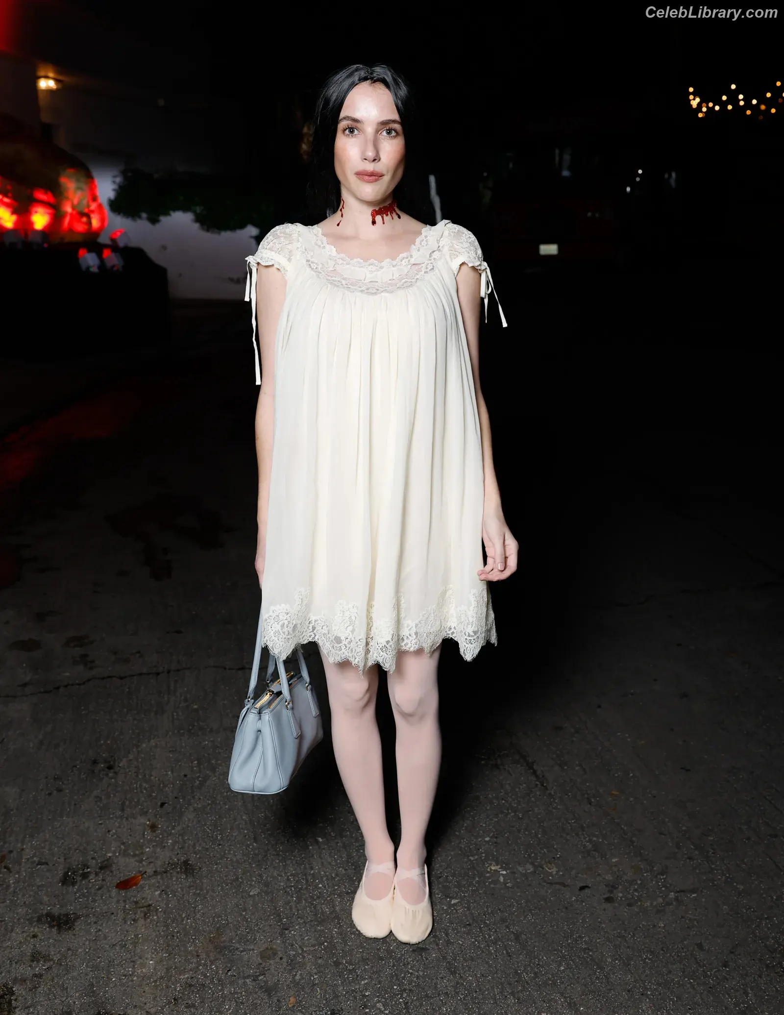 Emma Roberts photo 20 of 1782