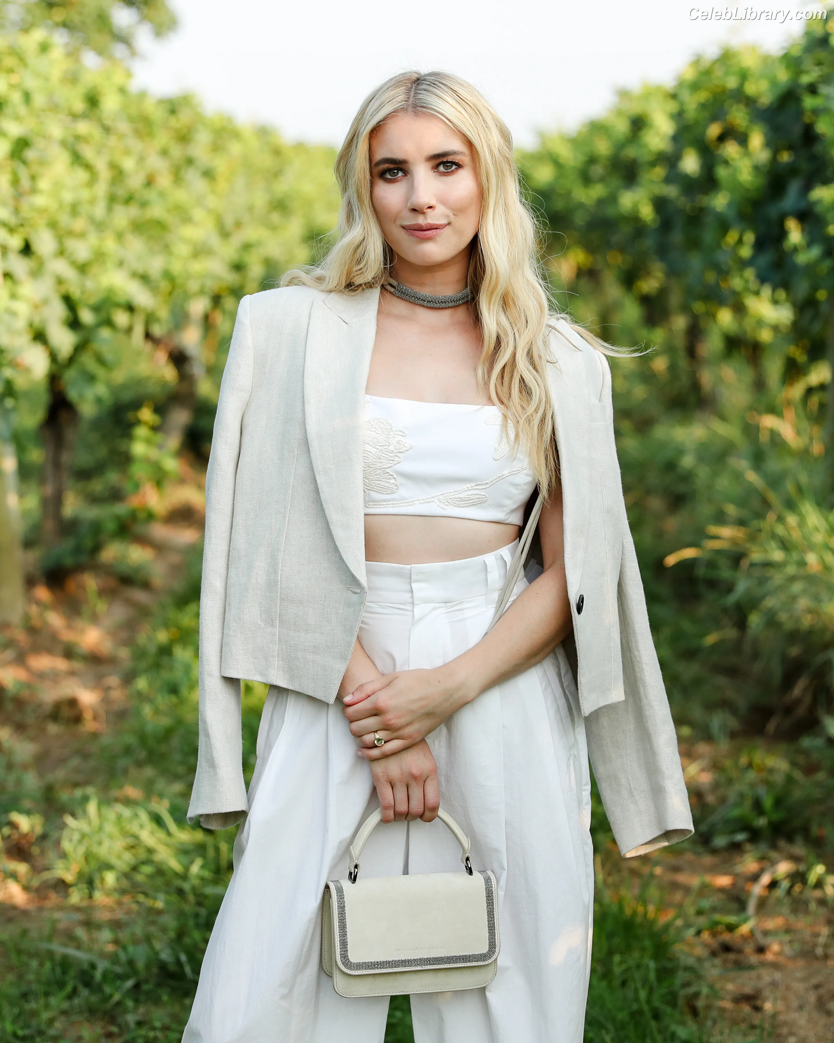 Emma Roberts photo 6 of 1782
