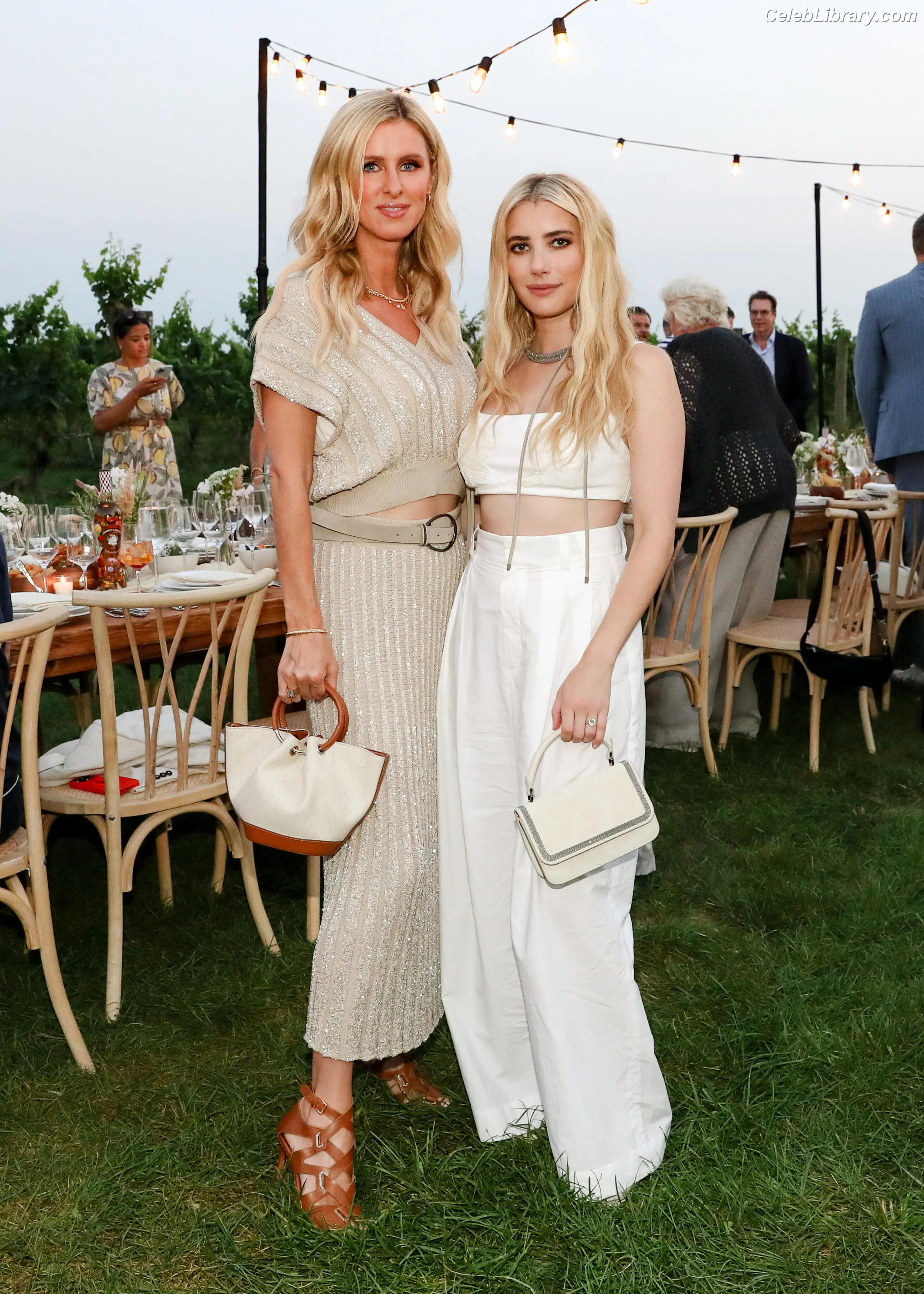 Emma Roberts photo 8 of 1782