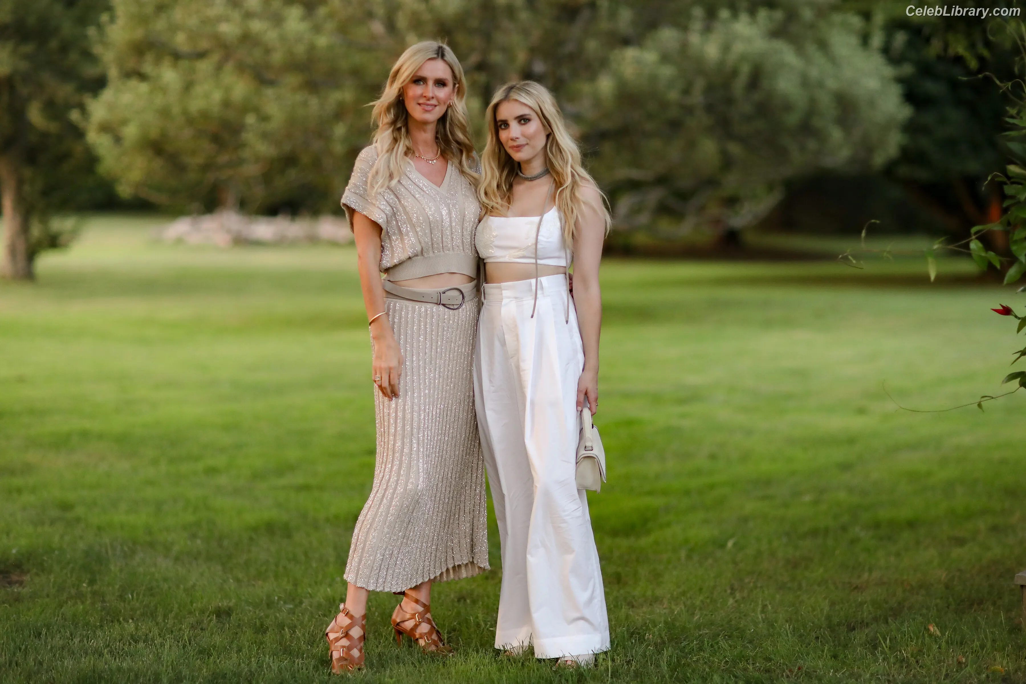 Emma Roberts photo 10 of 1782