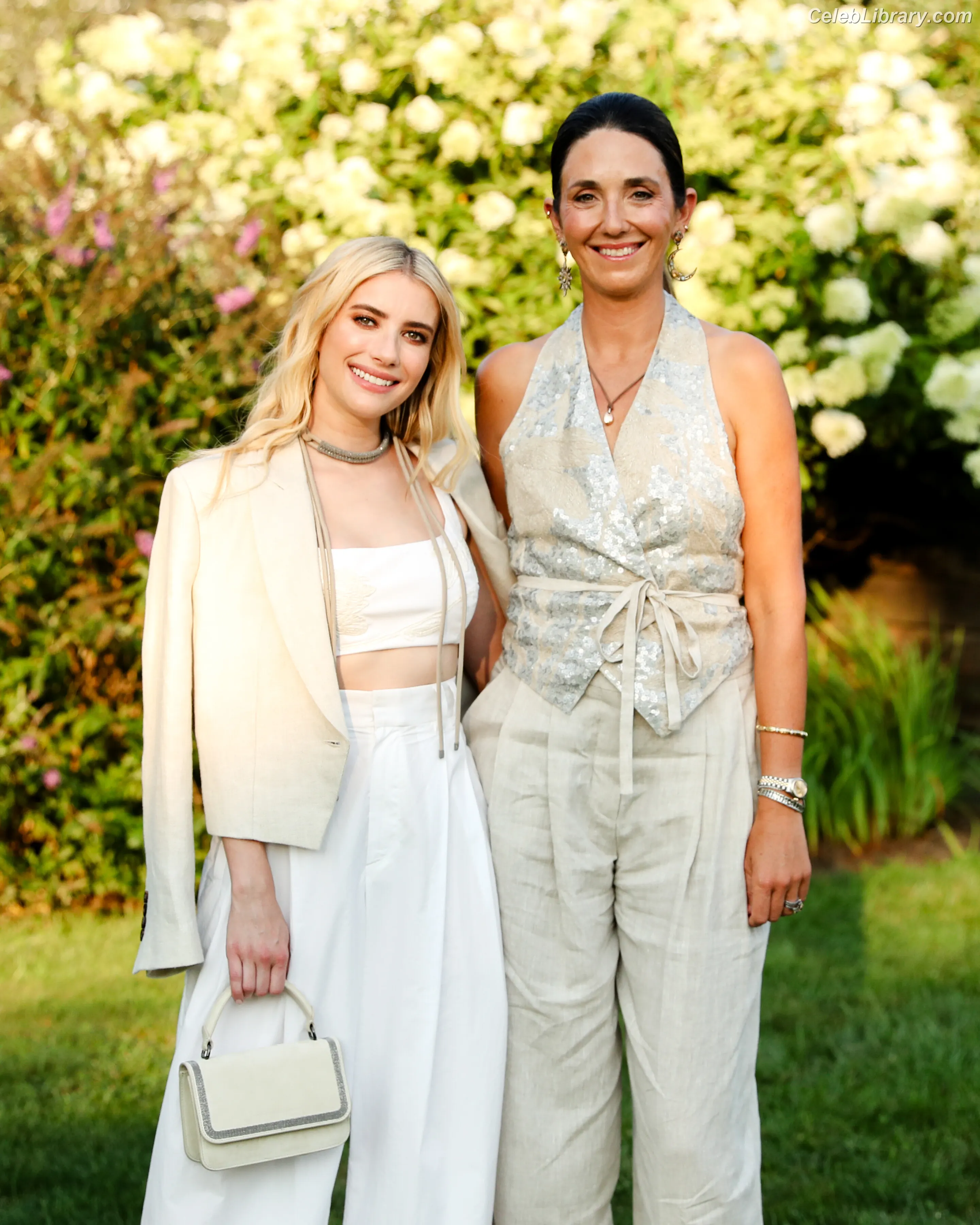 Emma Roberts photo 11 of 1782