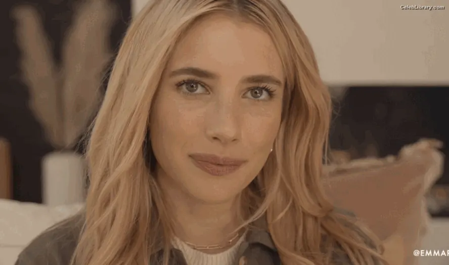 Emma Roberts photo 1 of 1782