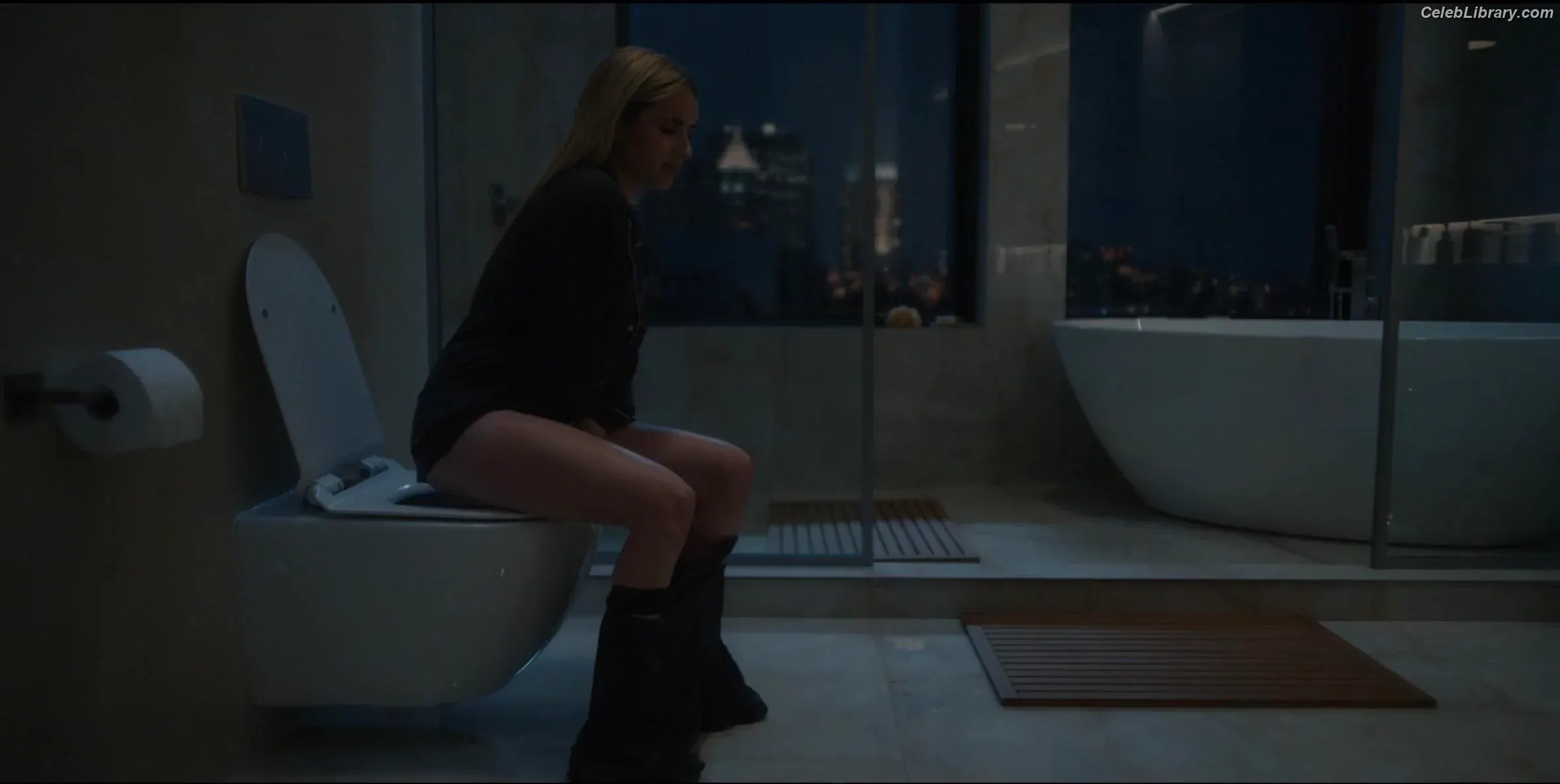 Emma Roberts photo 20 of 1782