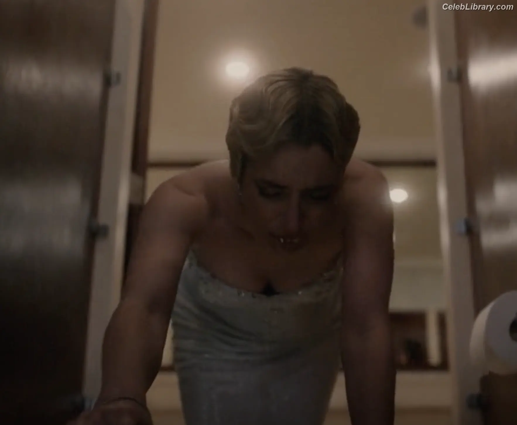 Emma Roberts photo 10 of 1782
