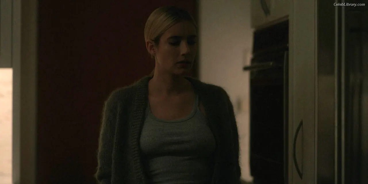 Emma Roberts photo 17 of 1782