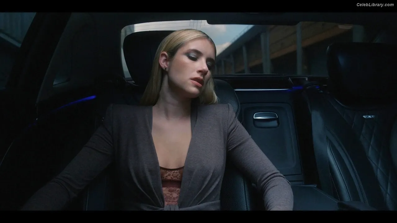 Emma Roberts photo 1 of 1782