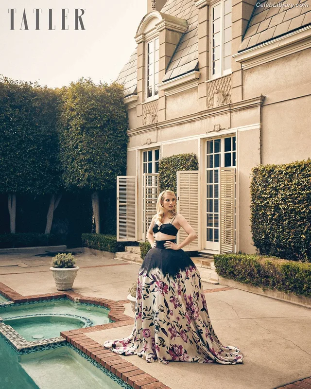 Emma Roberts photo 6 of 1780