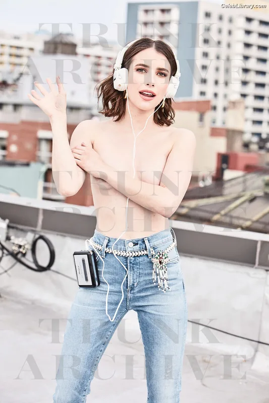 Emma Roberts photo 22 of 1780