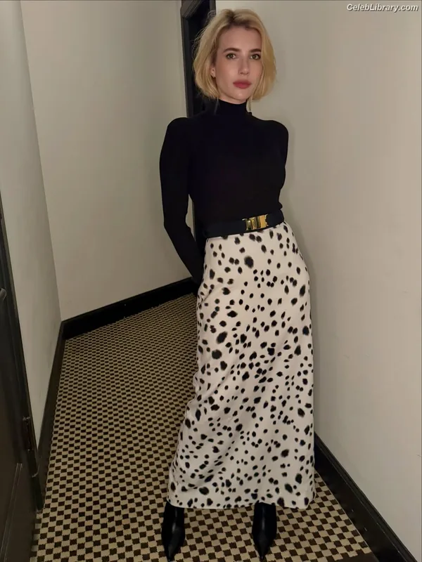 Emma Roberts photo 3 of 1780