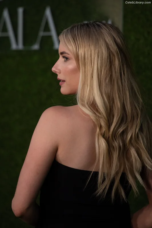 Emma Roberts photo 5 of 1780