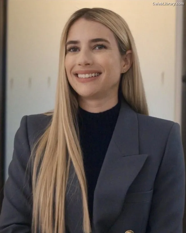 Emma Roberts photo 3 of 1780