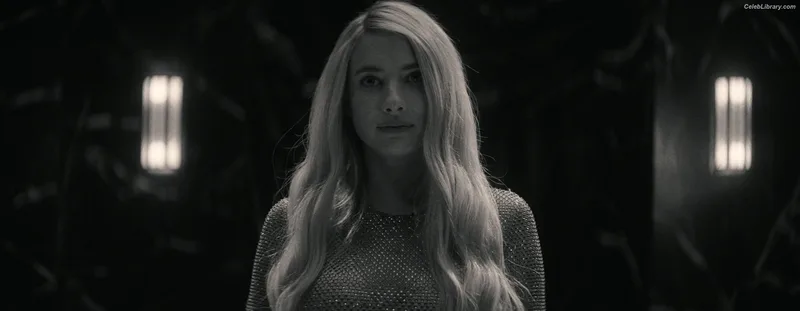 Emma Roberts photo 13 of 1780