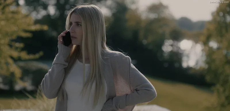 Emma Roberts photo 15 of 1780
